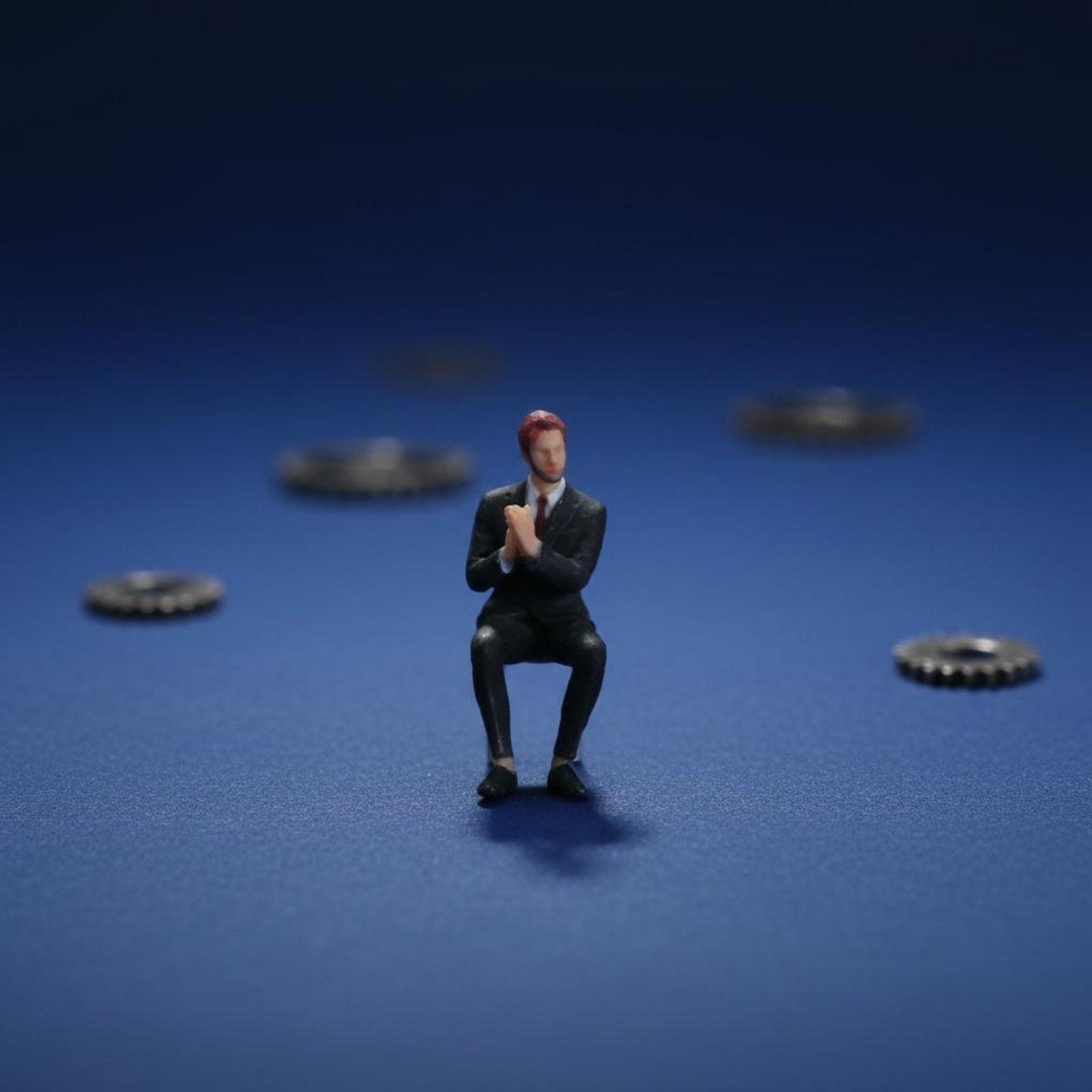 1:64 Scale Sitting Man Figure  - Men'S Suit Accessories recension och pris